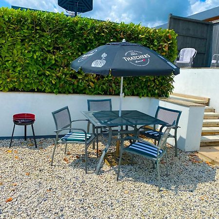 The Retreat, Sauna & Hot Tub, Charming & Cosy Gem Blandford Forum Exterior photo